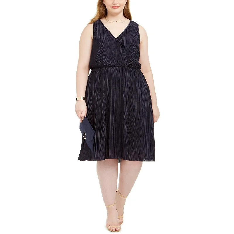 Love Squared Women's Trendy Pleated Surplice Dress Navy Size 2X