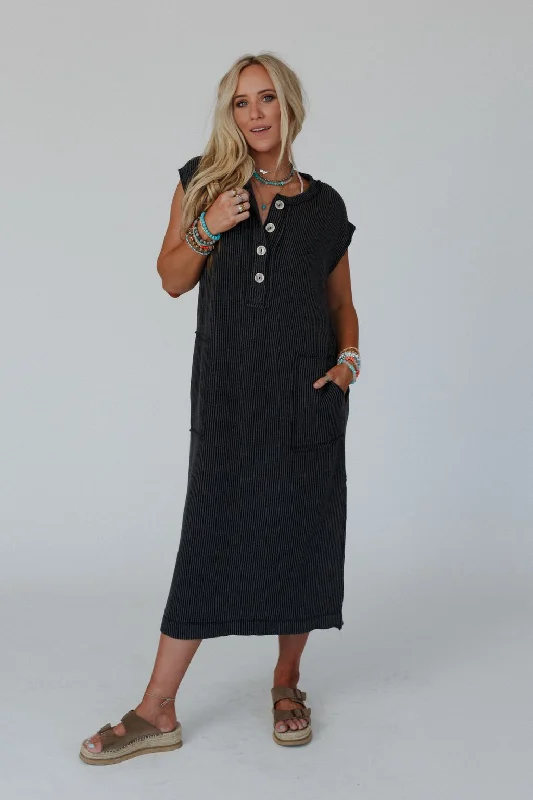 The Nest Madeline Textured Maxi Dress - Charcoal